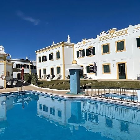 Relaxing 2 Bedroom House 5 Minutes Away From Vilamoura Marina 奎特里拉 外观 照片