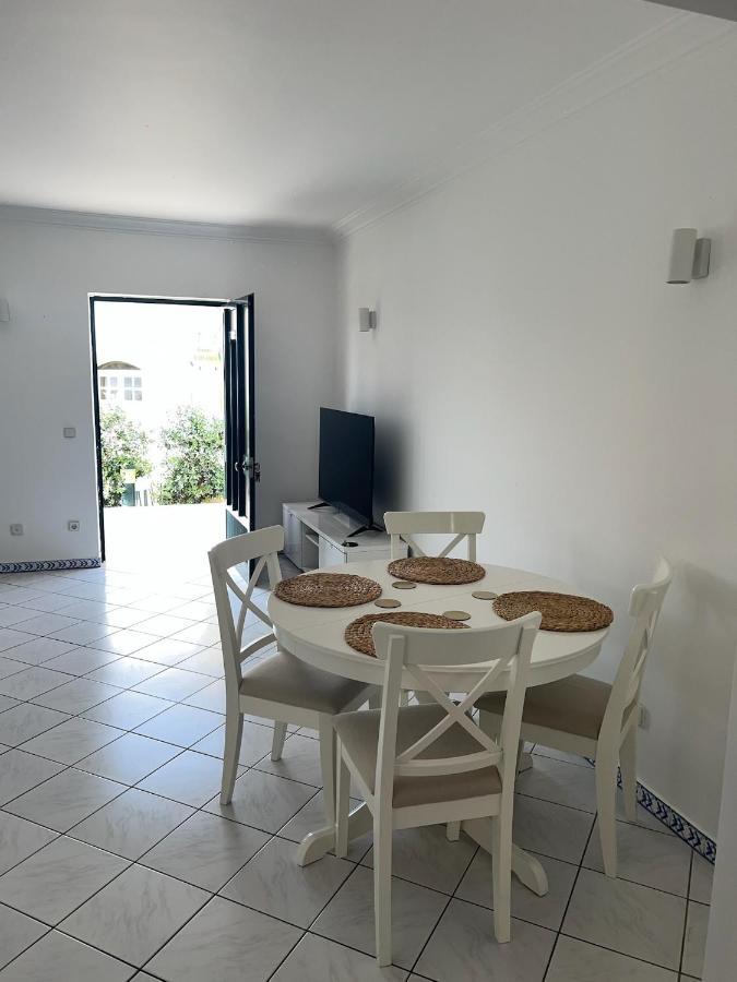 Relaxing 2 Bedroom House 5 Minutes Away From Vilamoura Marina 奎特里拉 外观 照片